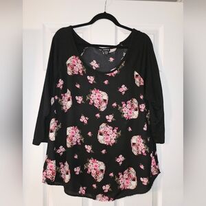 Loose fitting, sheer skeleton top by Torrid, Size 1